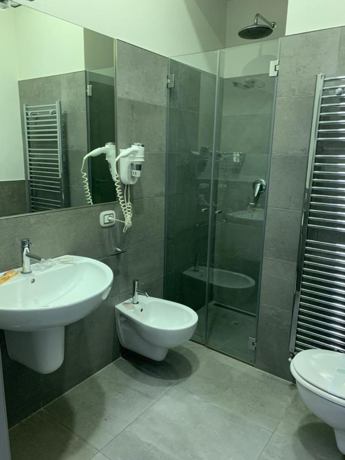 Palazzo 41 Rental Rooms San Pietro Vernotico Esterno foto
